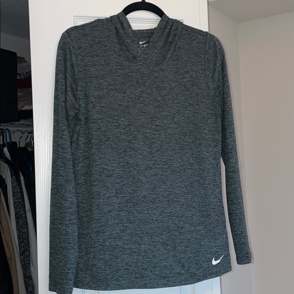 Nike Hooded Long Sleeve✨